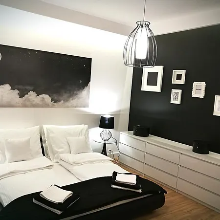 Apartment Black&white Apartment- Wierzbowa 5 *