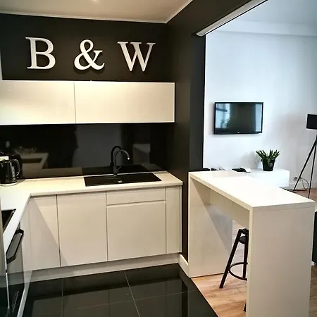 Black&white Apartment- Wierzbowa 5 *