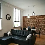 Black&white Apartment- Wierzbowa 5 Apartment *