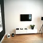 Black&white Apartment- Wierzbowa 5 Apartment *