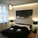 Black&white Apartment- Wierzbowa 5 Apartment