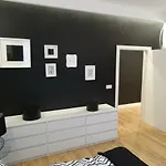 Black&white Apartment- Wierzbowa 5 Apartmán