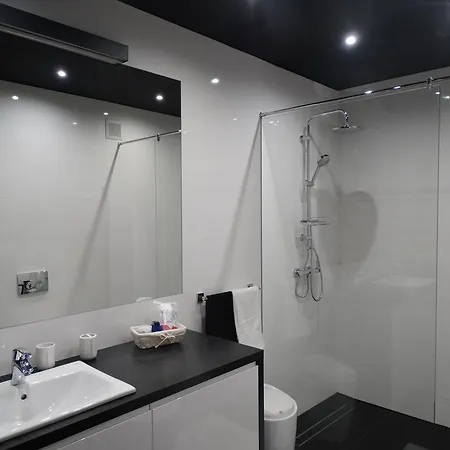 Black&white Apartment- Wierzbowa 5 * 포즈난