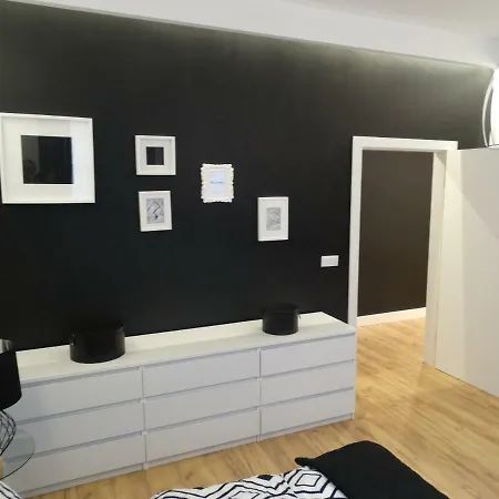 Black&white Apartment- Wierzbowa 5 Apartman