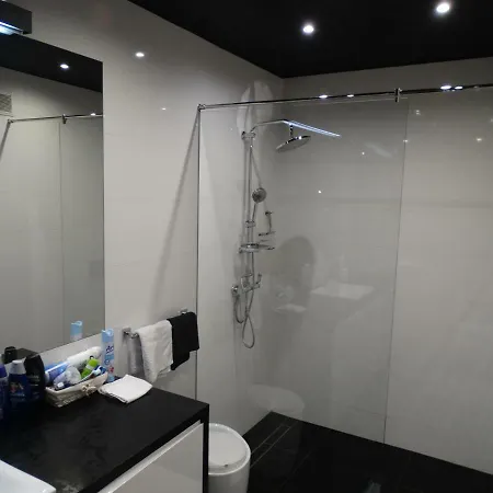 Black&white Apartment- Wierzbowa 5 포즈난