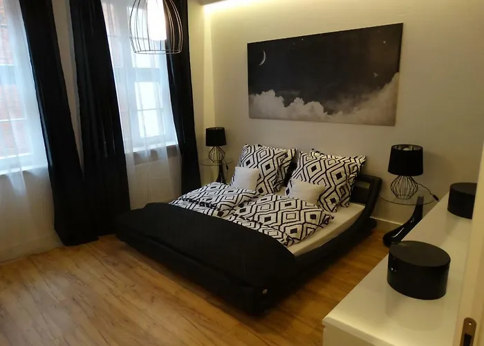 Black&white Apartment- Wierzbowa 5 Apartamento Poznań